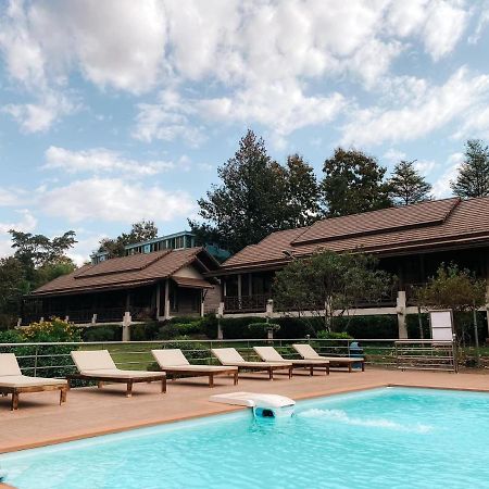 Phubachiang Golf & Resort Pakxe Eksteriør billede
