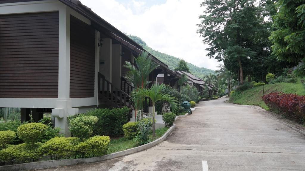 Phubachiang Golf & Resort Pakxe Eksteriør billede