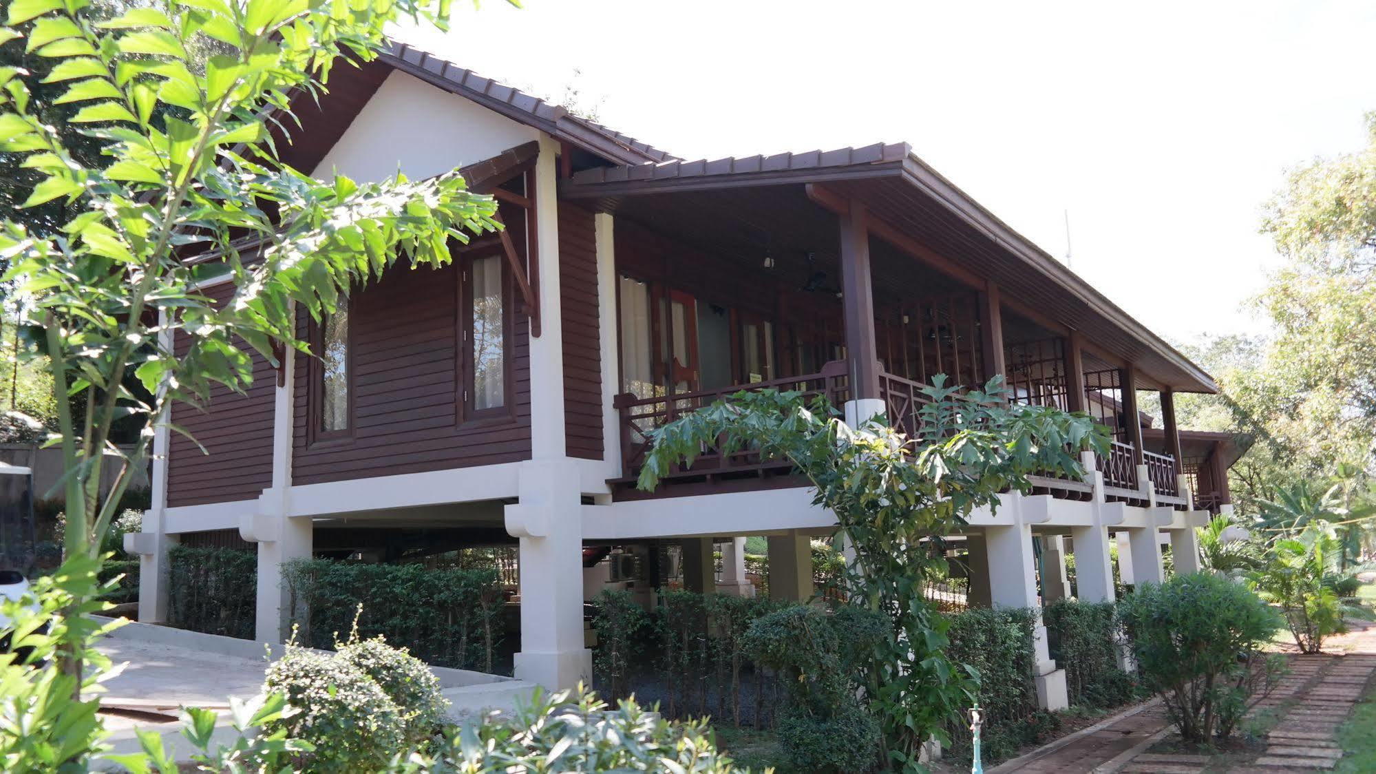 Phubachiang Golf & Resort Pakxe Eksteriør billede