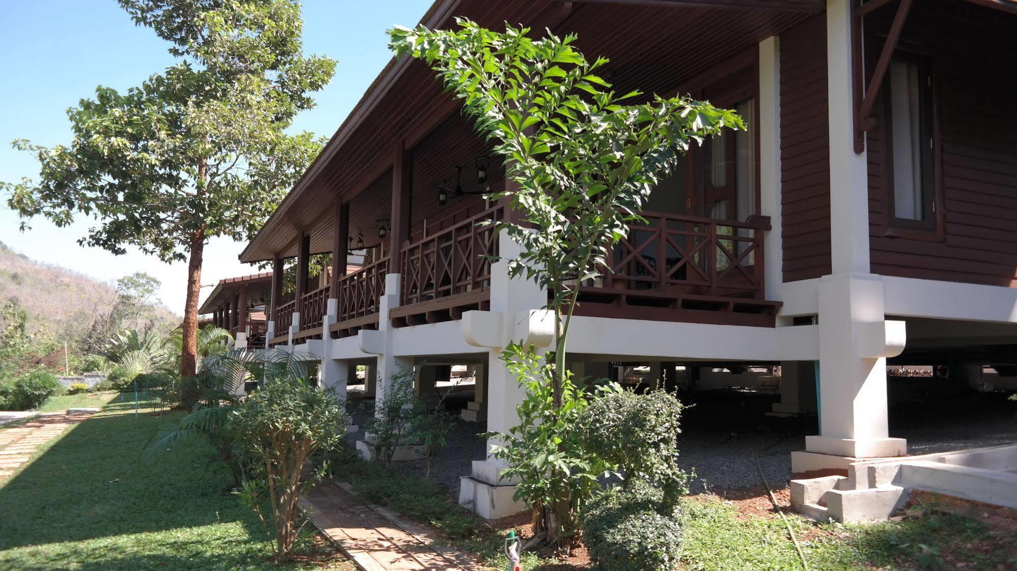 Phubachiang Golf & Resort Pakxe Eksteriør billede
