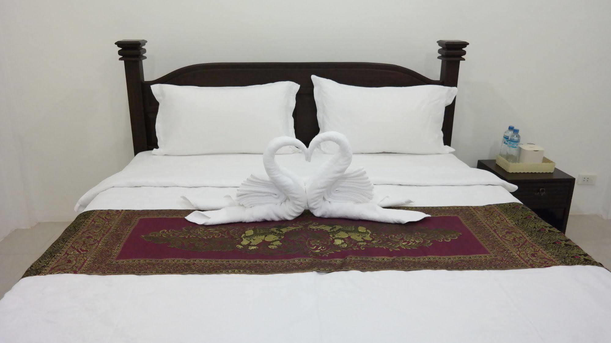 Phubachiang Golf & Resort Pakxe Eksteriør billede