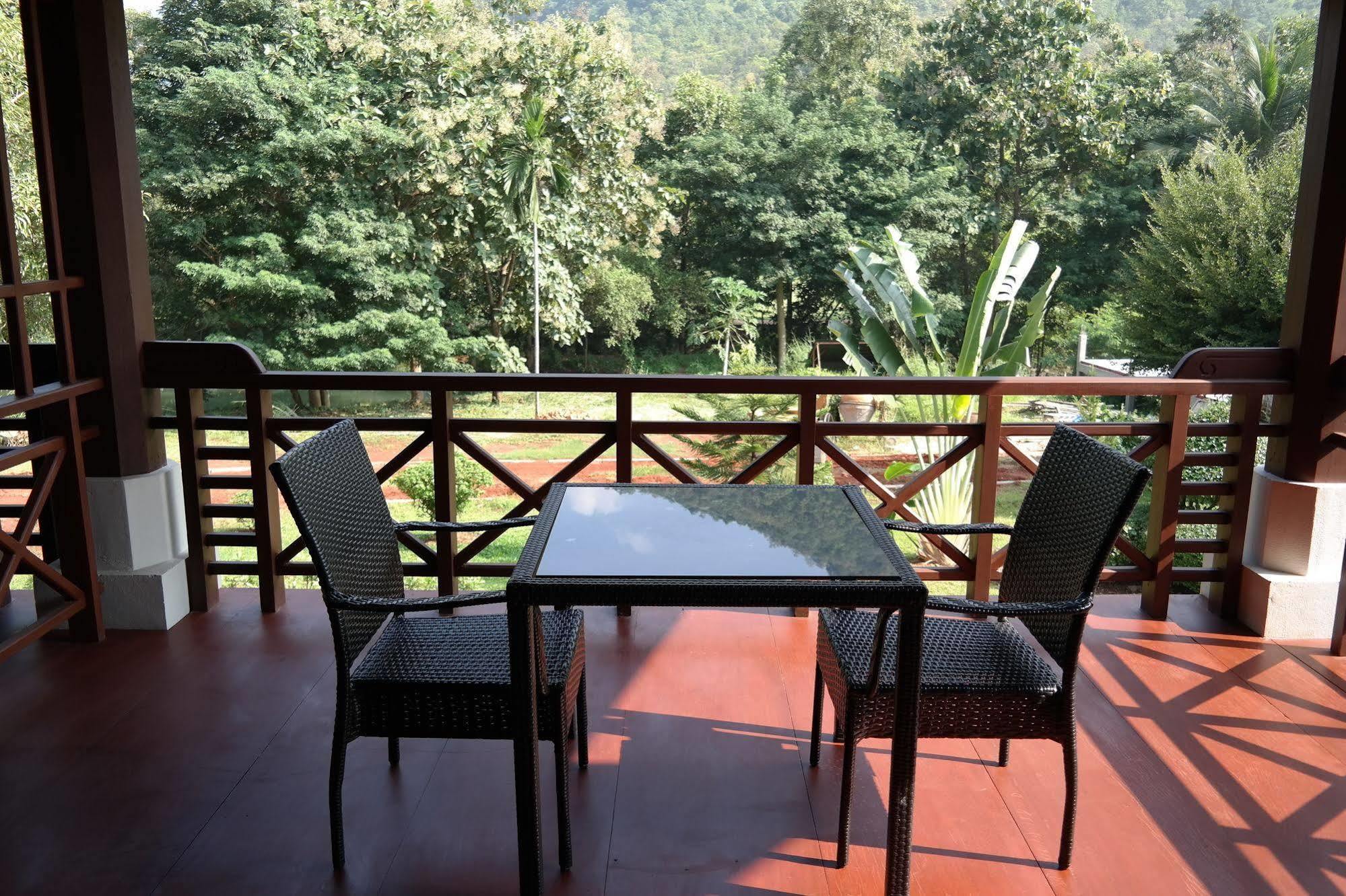 Phubachiang Golf & Resort Pakxe Eksteriør billede