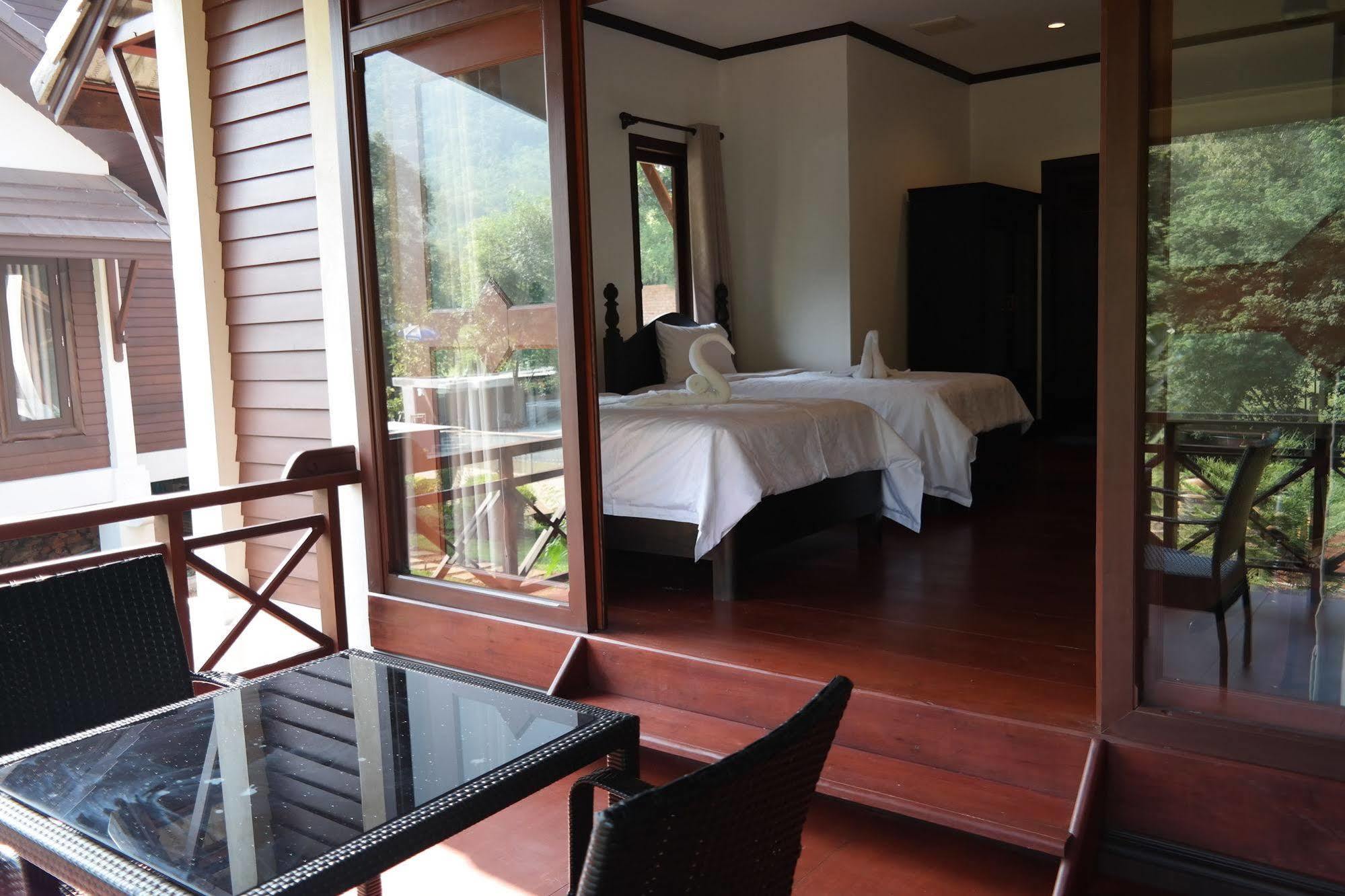 Phubachiang Golf & Resort Pakxe Eksteriør billede