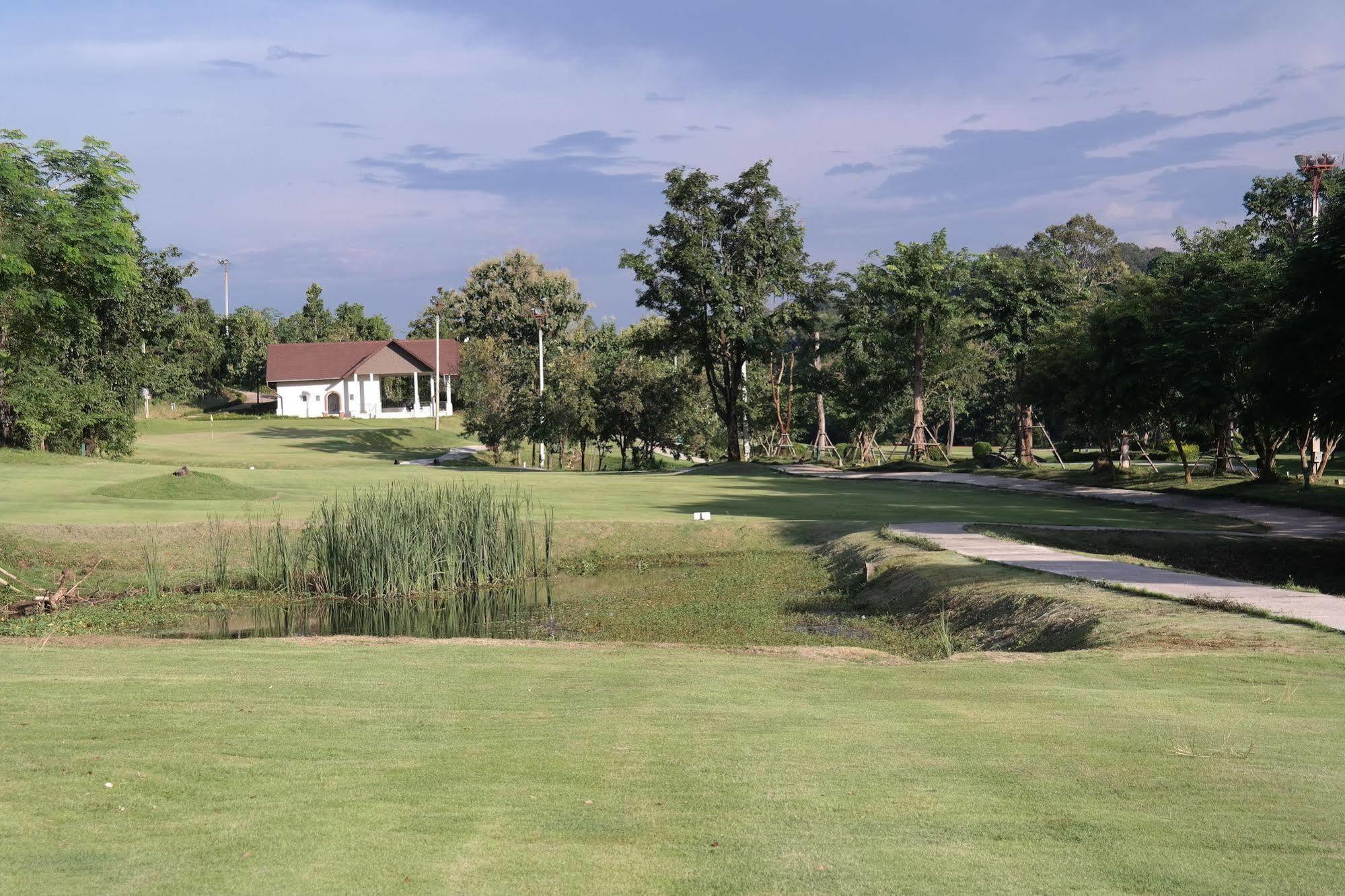 Phubachiang Golf & Resort Pakxe Eksteriør billede